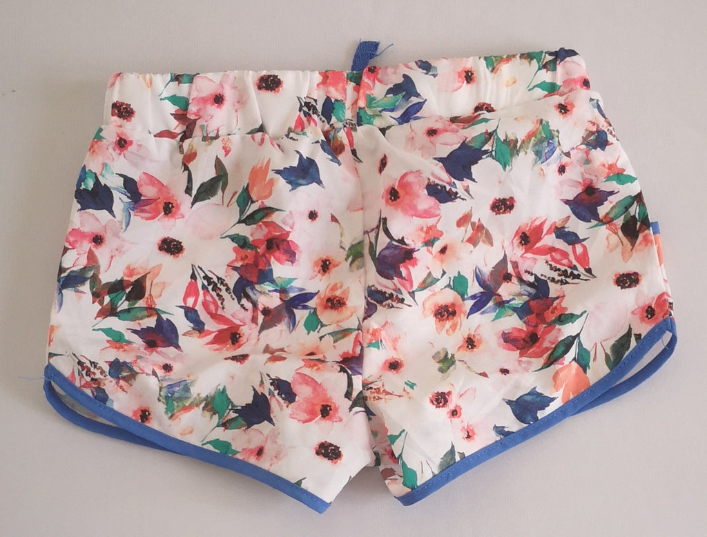 Short y blusa con olanes