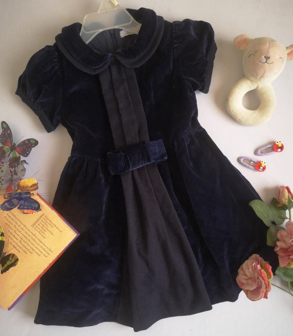 Vestido con moña adelante incluye ganchitos