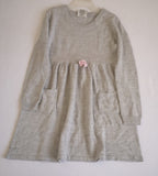Vestido con detalles en la tela incluye cincho