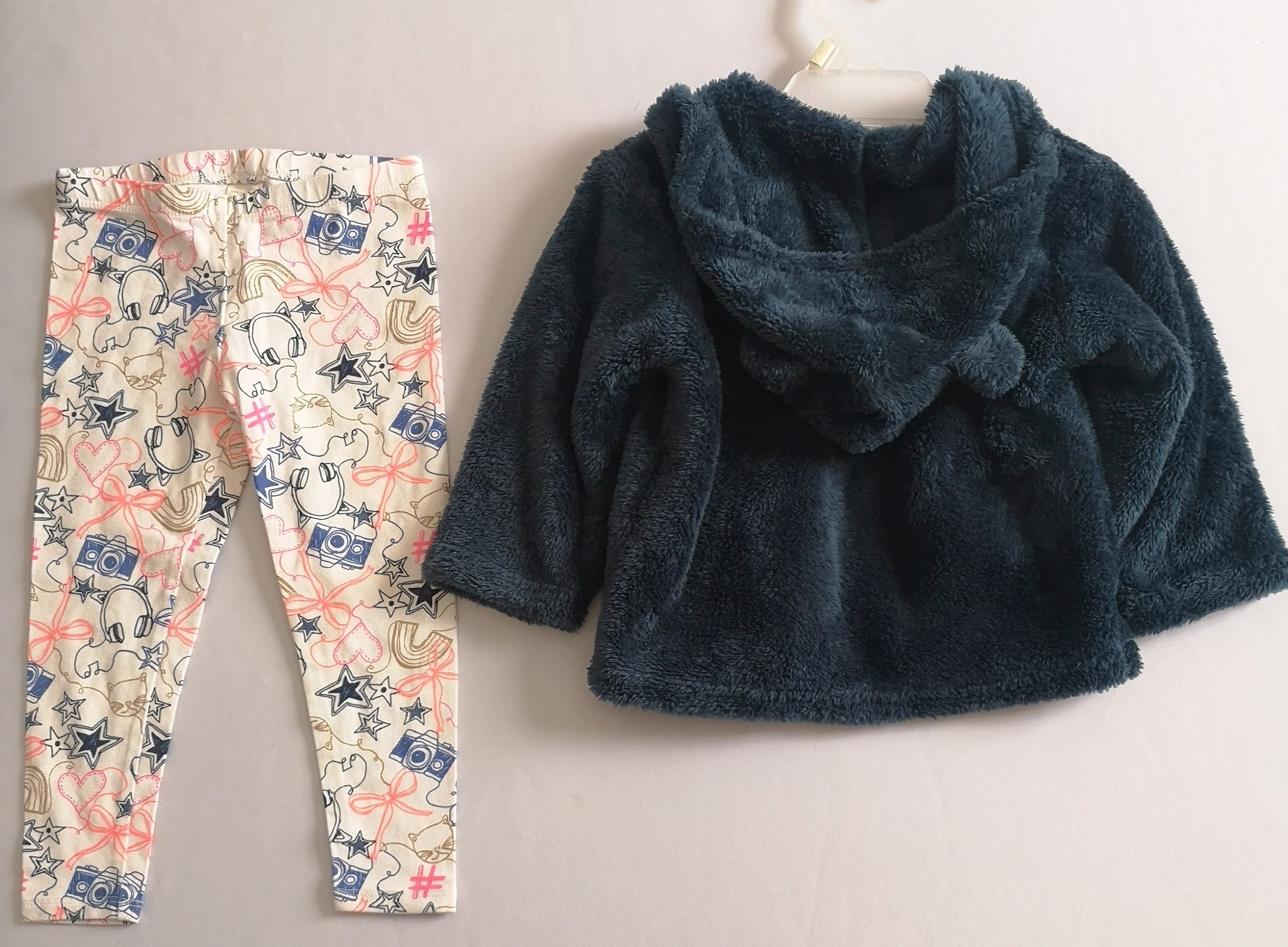 Suéter con gorro y licra