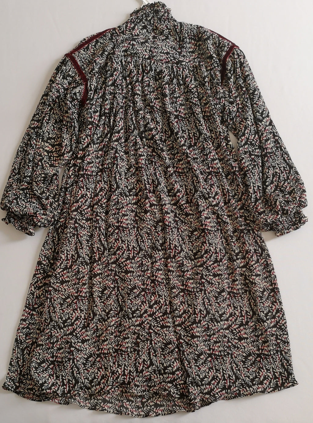 Vestido con zipper atrás