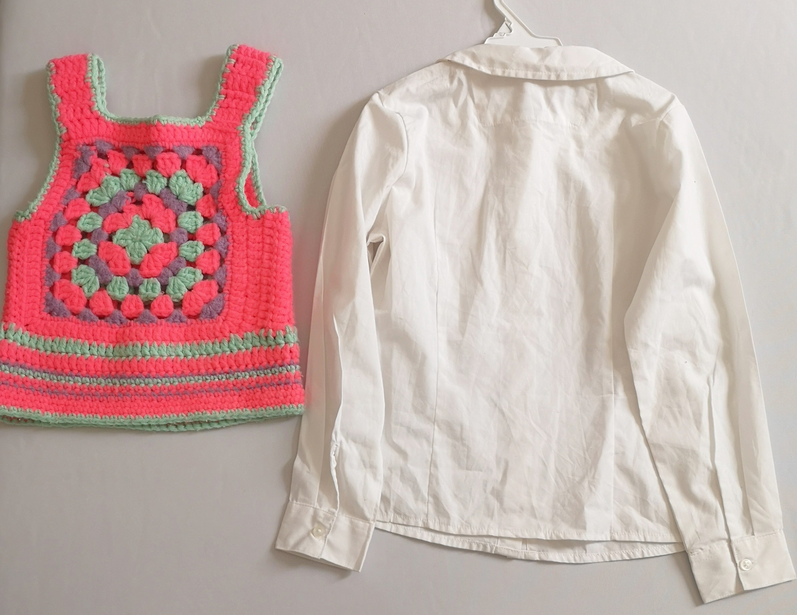 Blusa y chaleco tejido