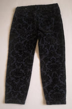 Blusa manga larga y pantalón con detalles en la tela