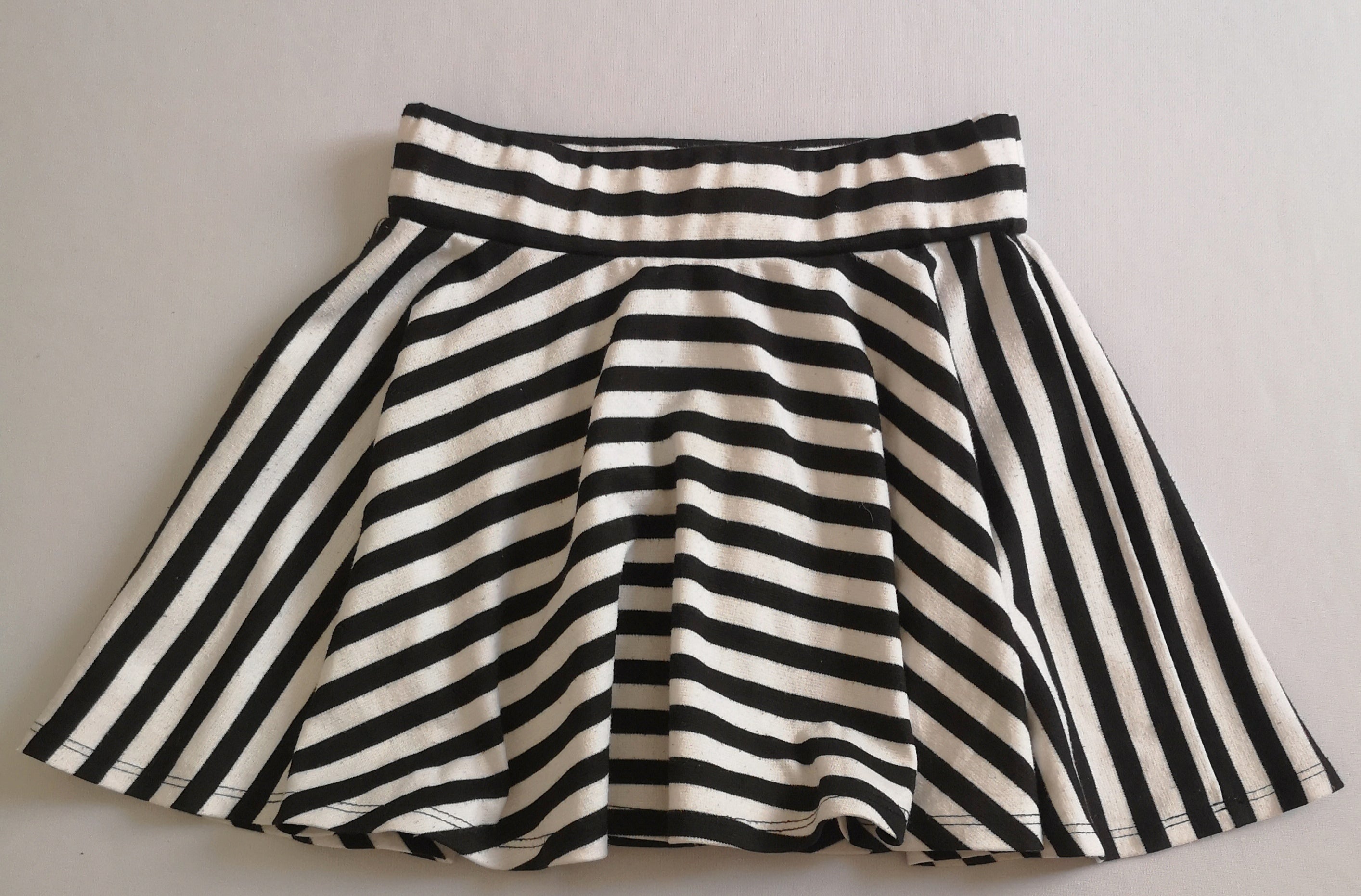 Falda y blusa cuello bebe