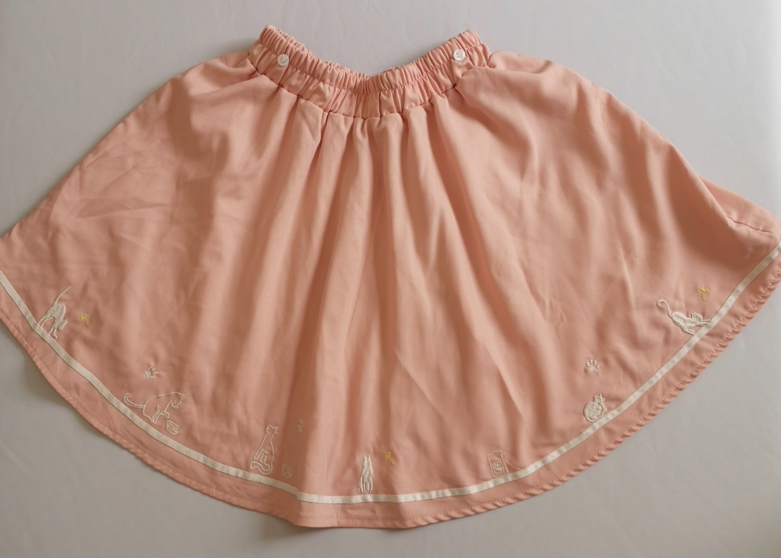 Blusa tejida y falda circular