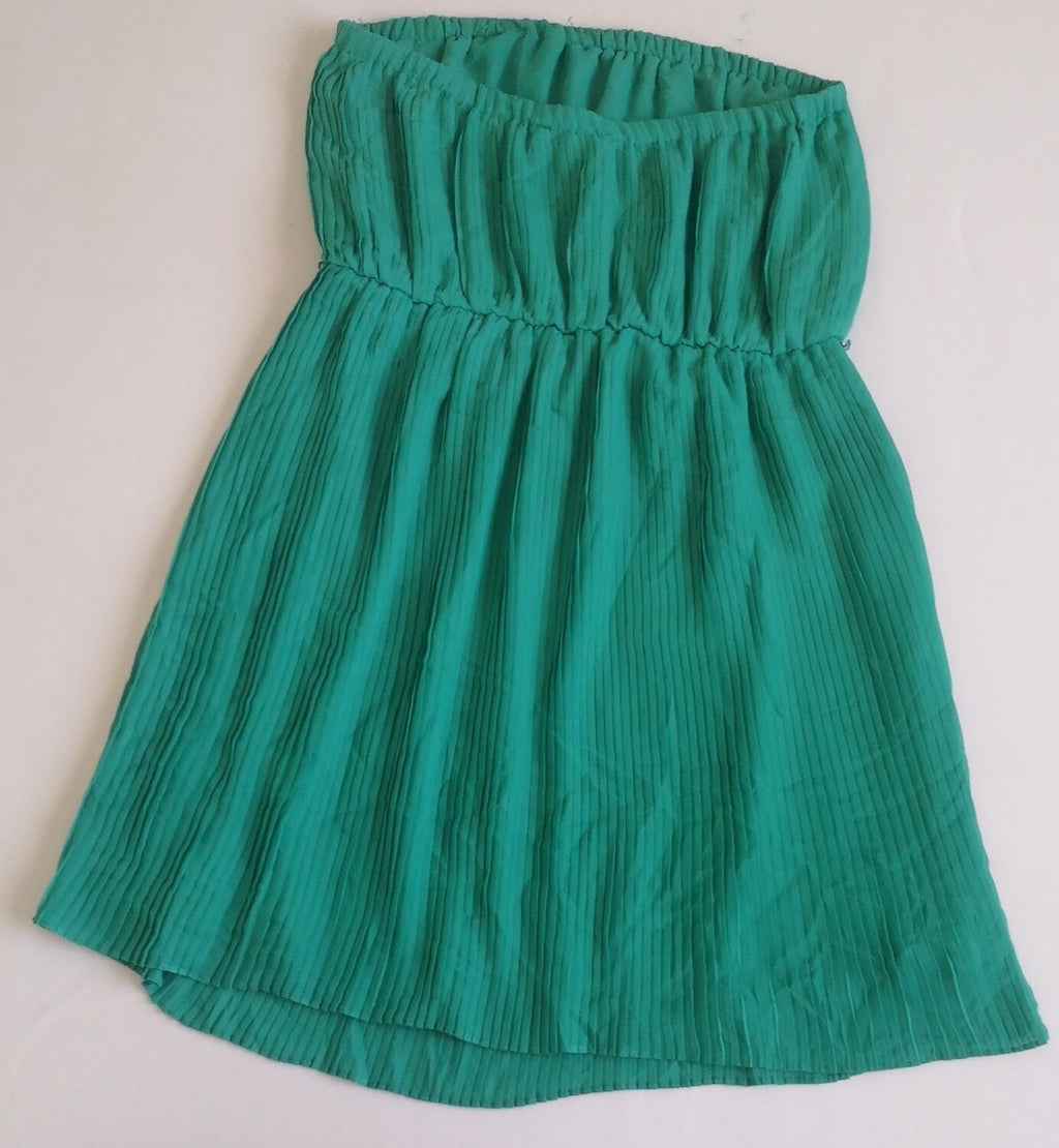 Vestido plisado con blusa tipo suéter