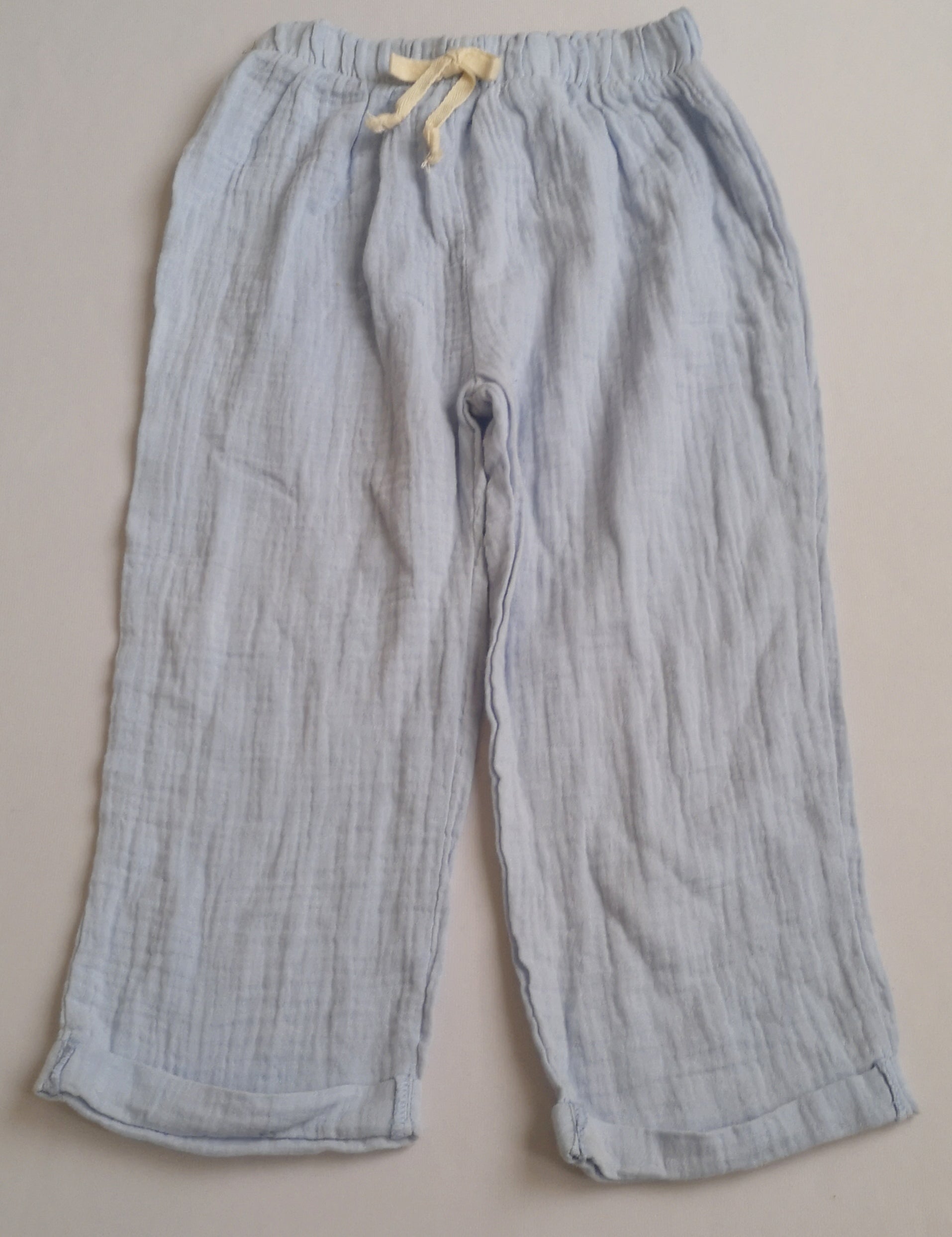 Crop top con pantalon