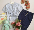 Blusa con cintas abajo y pantalon