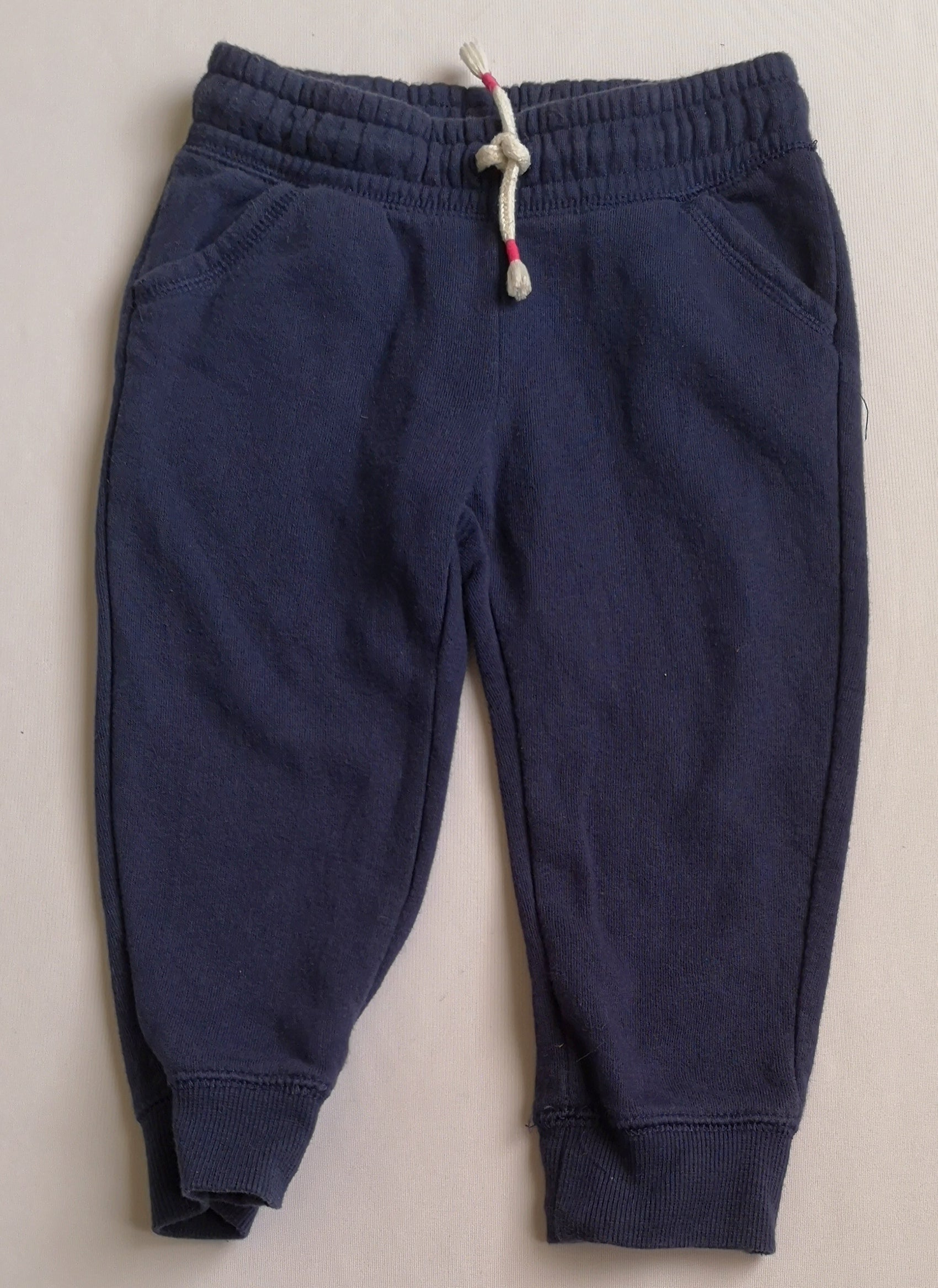 Blusa con cintas abajo y pantalon