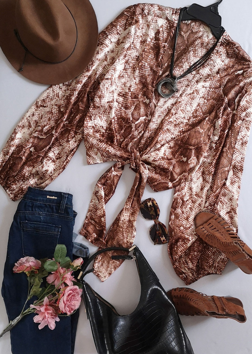Blusa con nudo