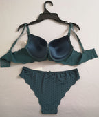 Conjunto con estampado de corazones