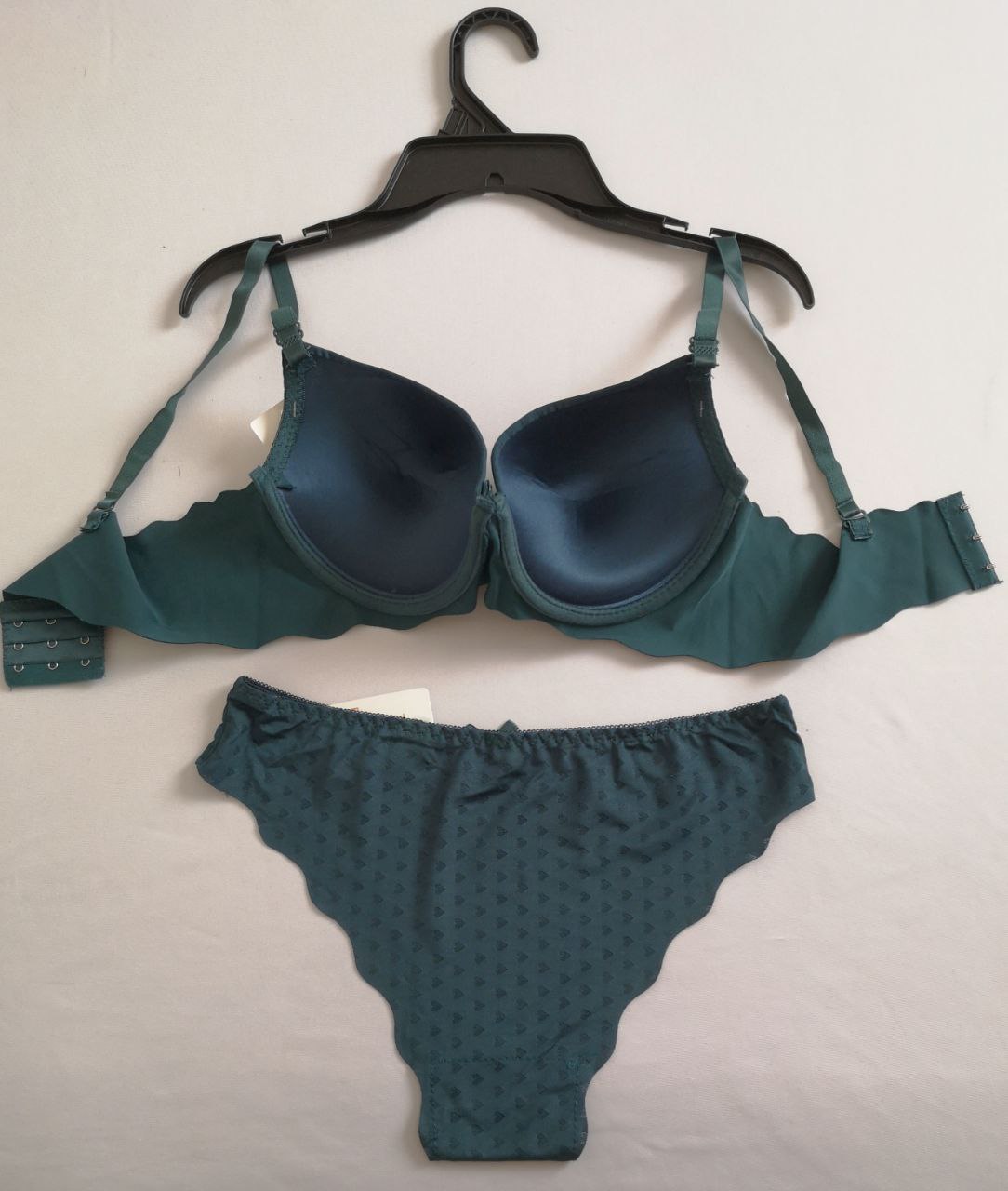 Conjunto con estampado de corazones
