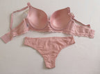 Conjunto con detalles de encaje