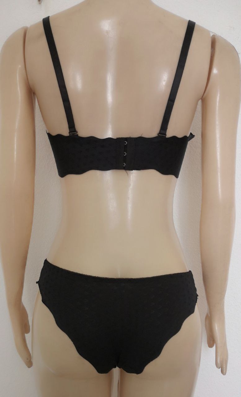 Conjunto con estampado de corazones
