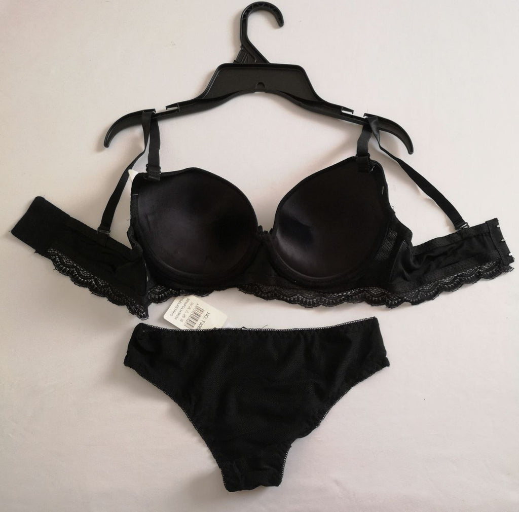 Conjunto con detalles de encaje