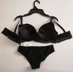 Conjunto con detalles de encaje