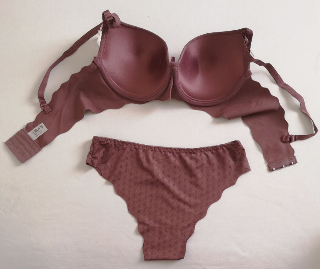 Conjunto con estampado de corazones