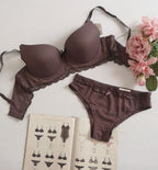 Conjunto con detalles de encaje