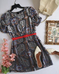 Vestido con detalles de terciopelo incluye cincho