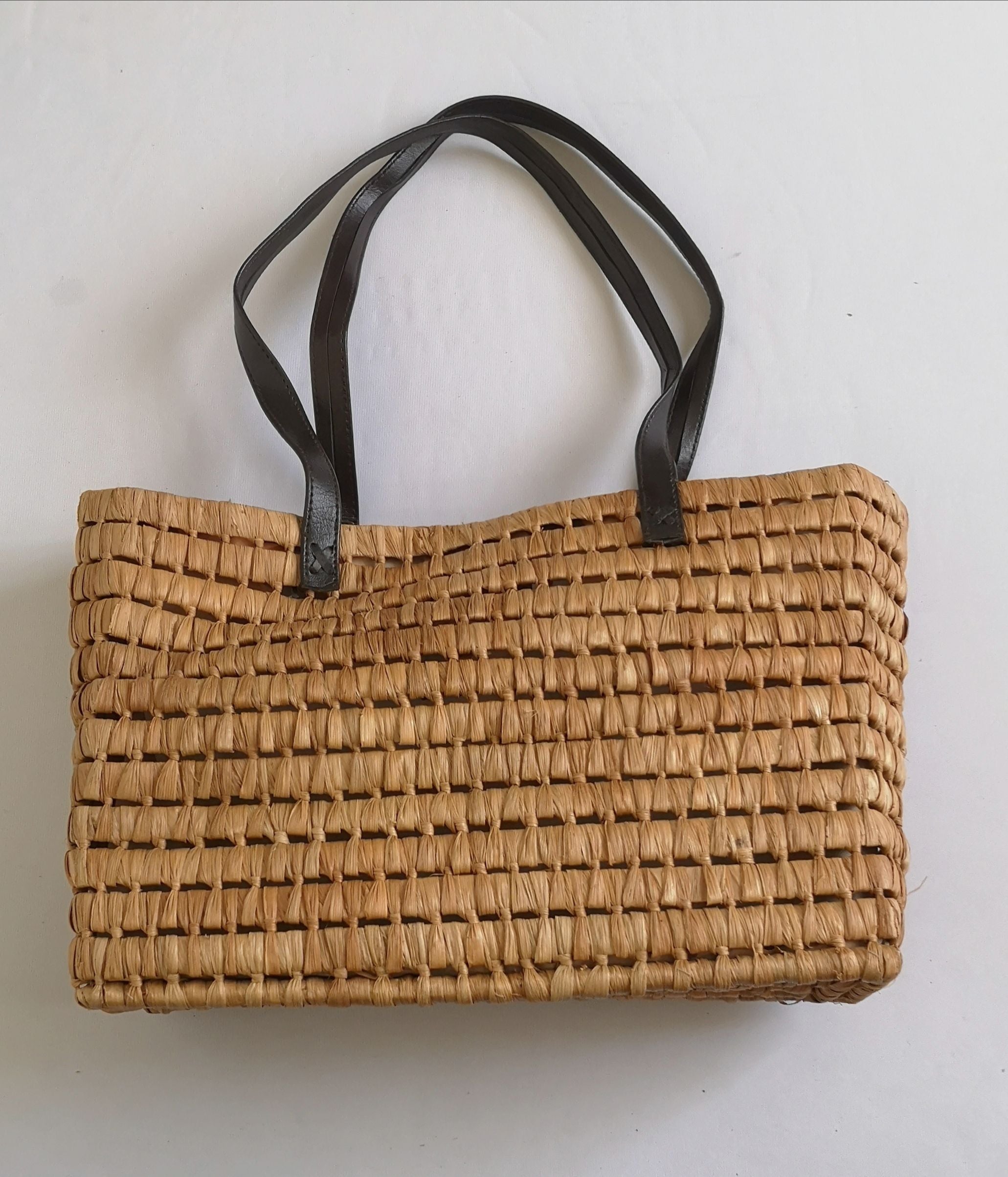 Cartera estilo cuadrado