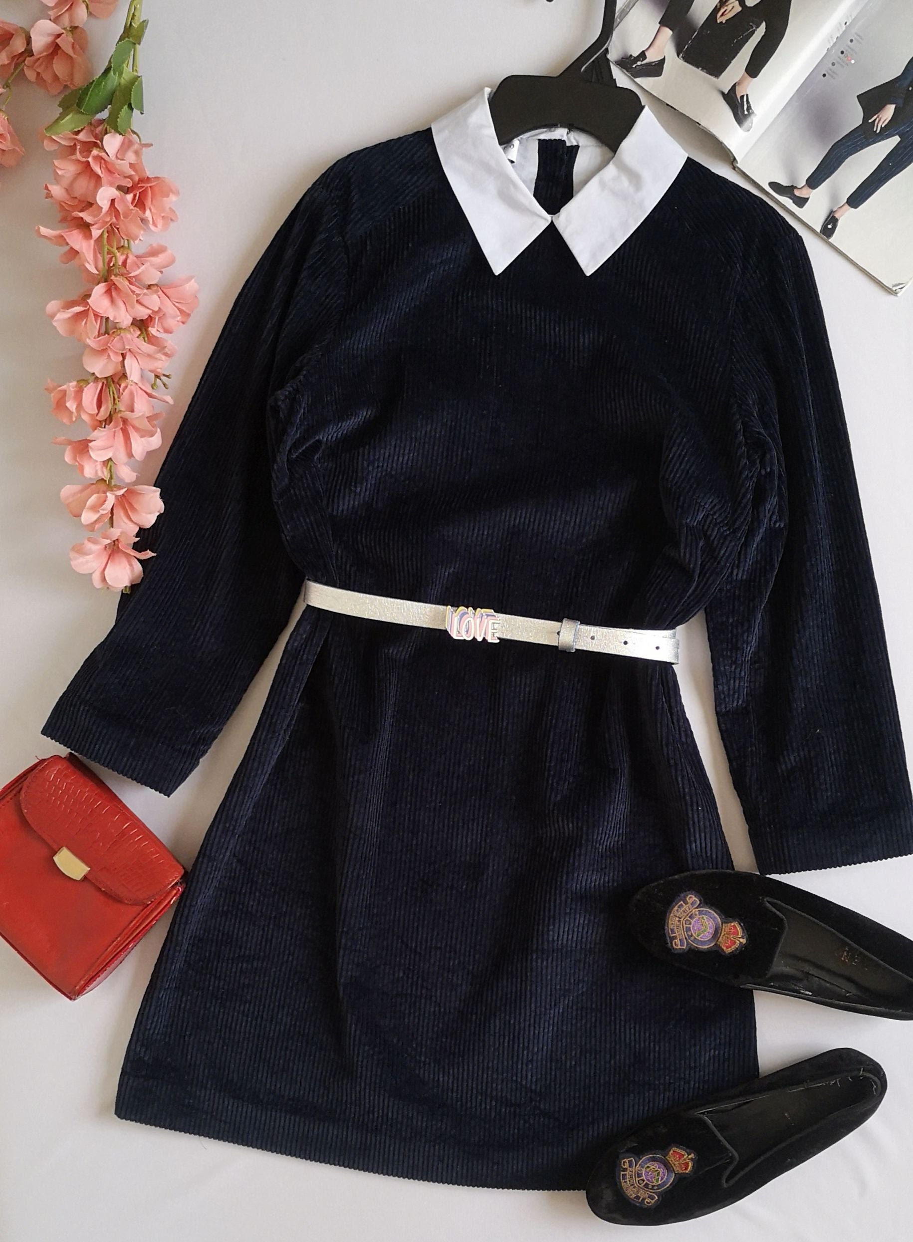 Vestido de corduroy incluye cincho