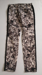 Pantalón estampado y blusa tipo túnica