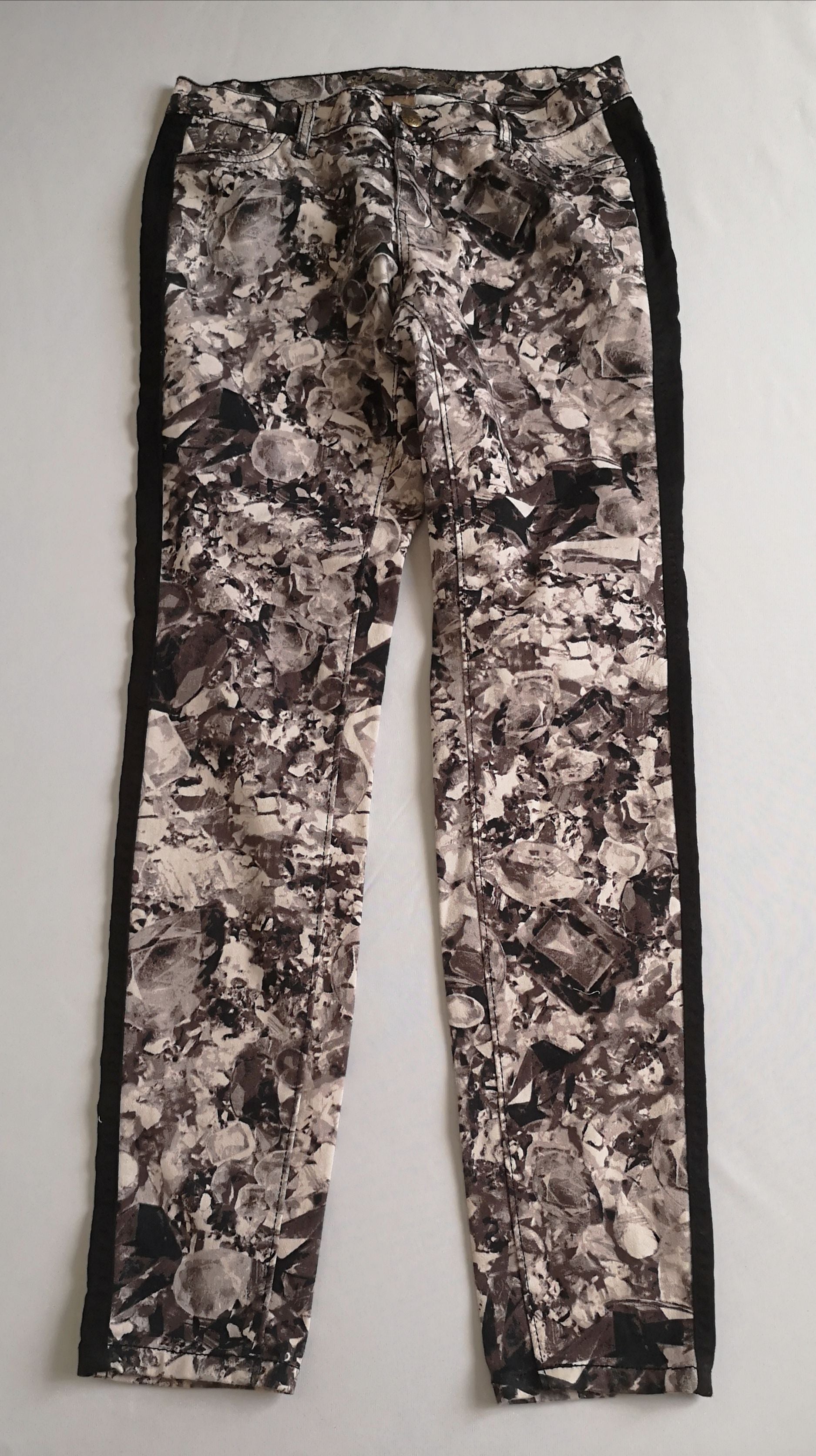 Pantalón estampado y blusa tipo túnica