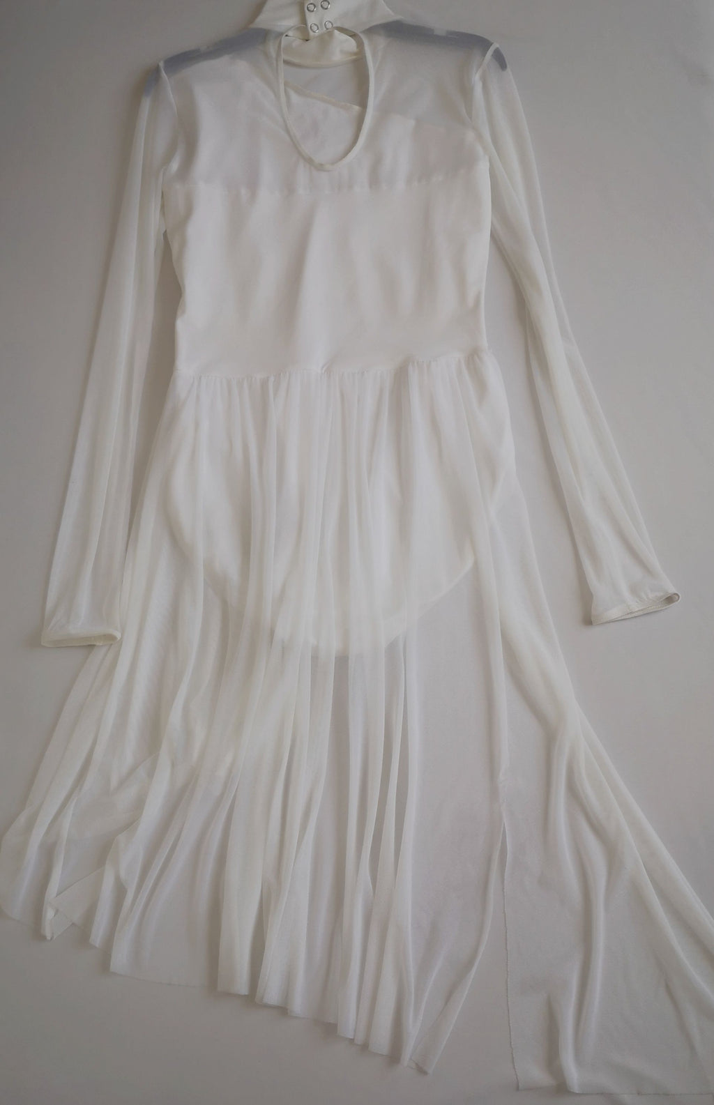 Vestido de tul transparente de abajo