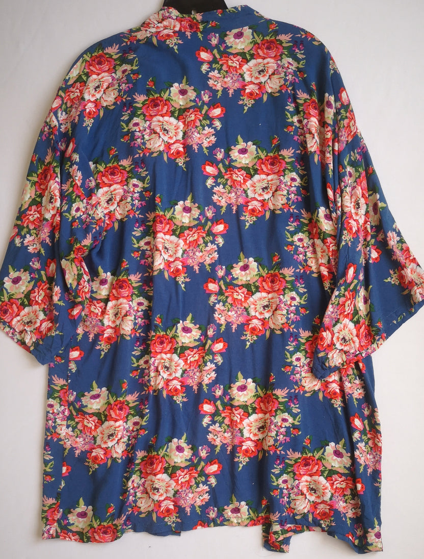 Traje de baño nuevo con kimono