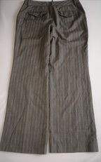 Pantalón semiformal y blusa de tirantes