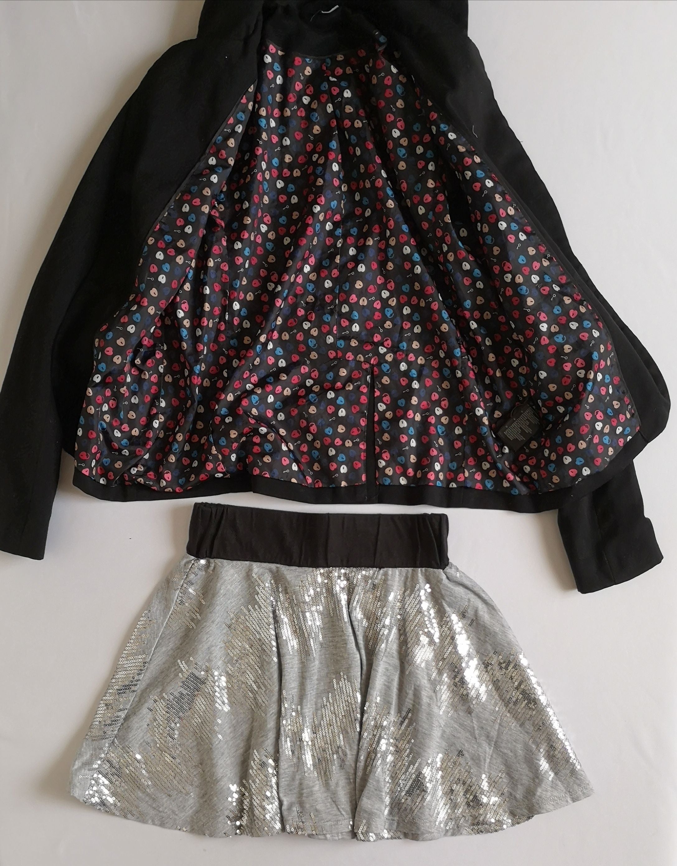 Blazer y falda con brillos