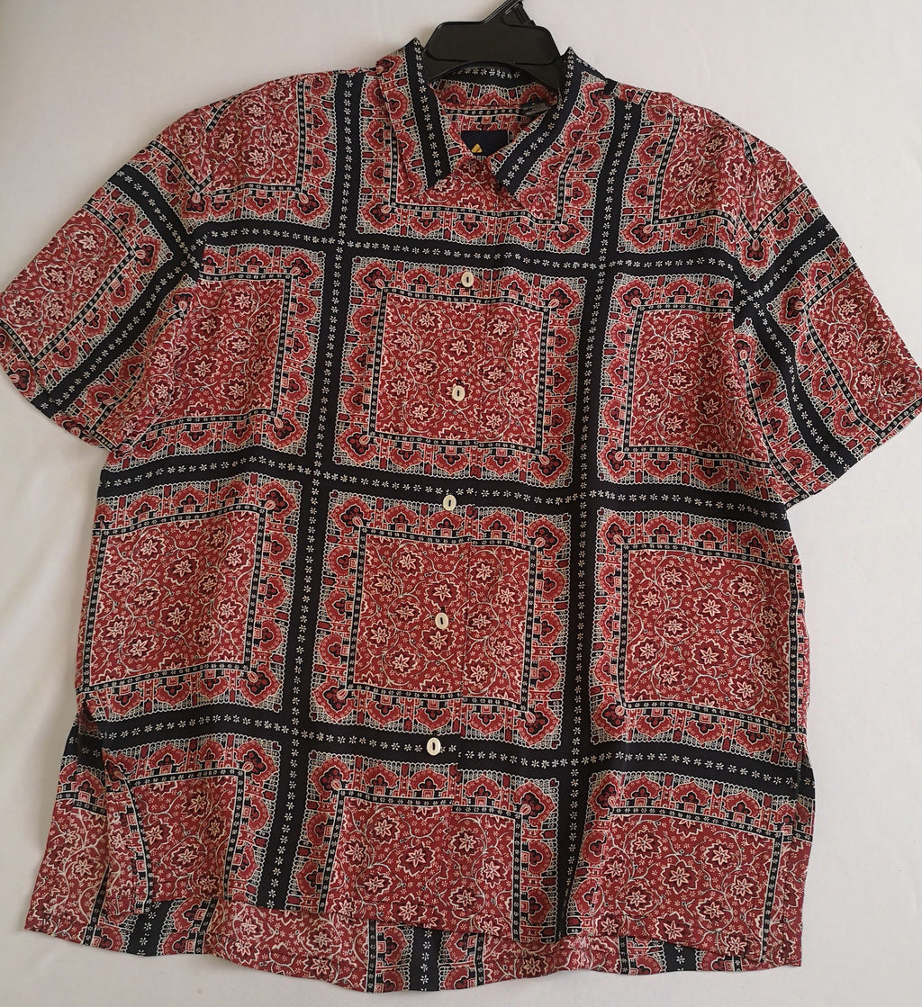 Blusa estilo cuadrado y short