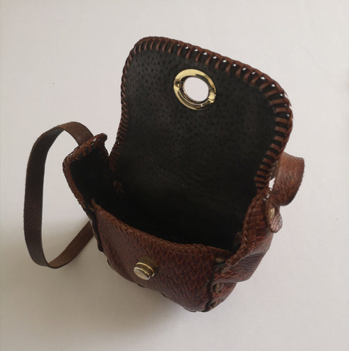 Cartera pequeña de cuero
