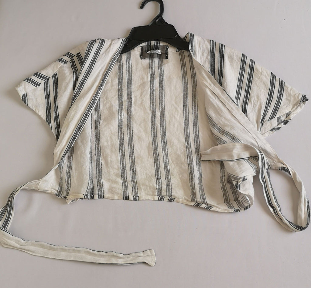 Vestido de algodón y blusa con cintos