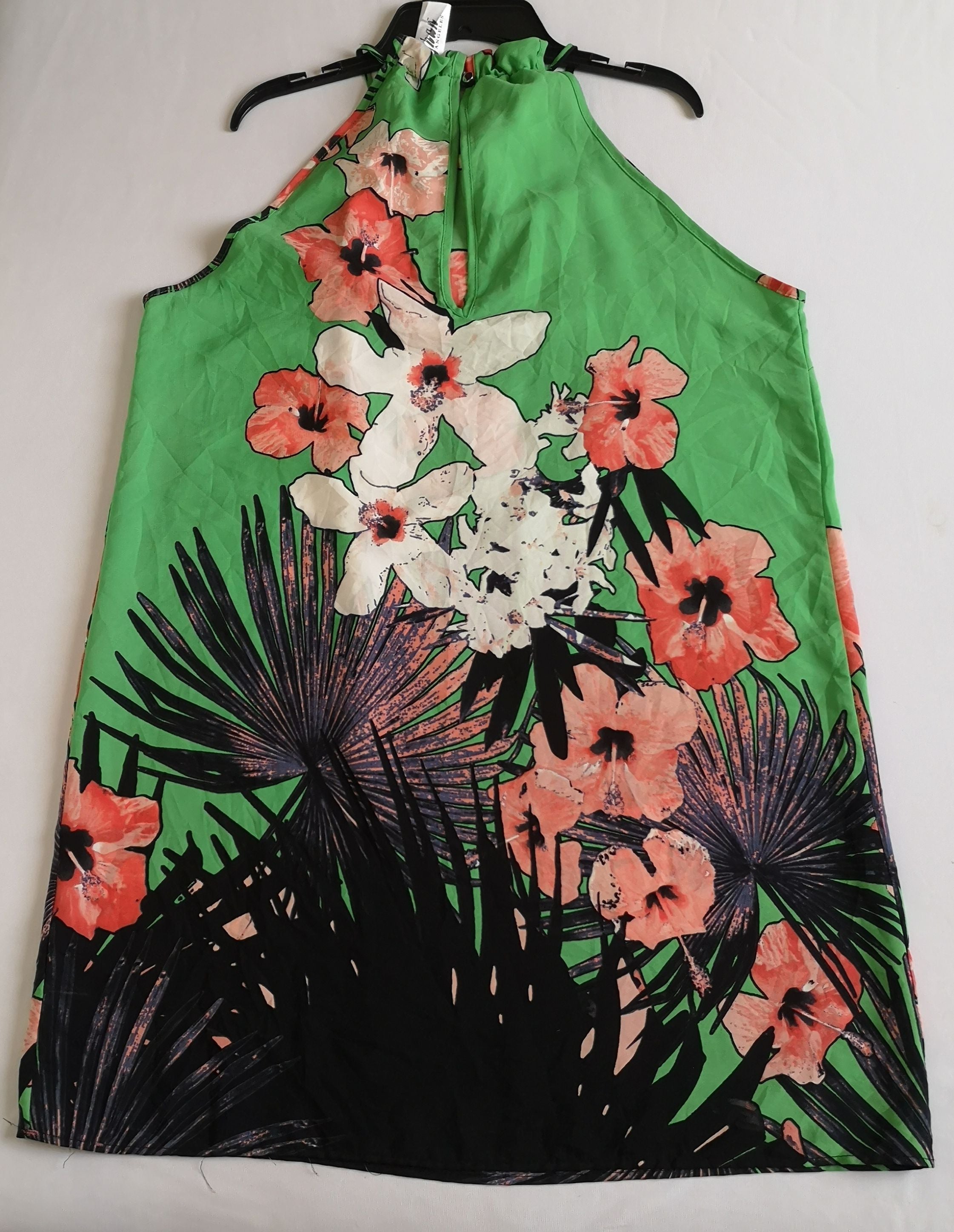 Vestido tipo halter incluye cincho
