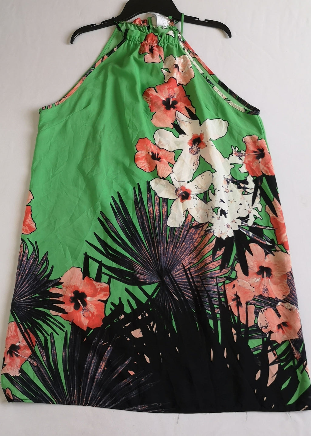Vestido tipo halter incluye cincho