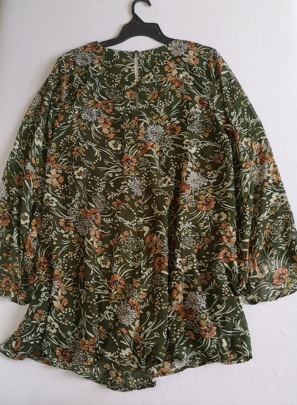 Vestido de chifón mangas campana