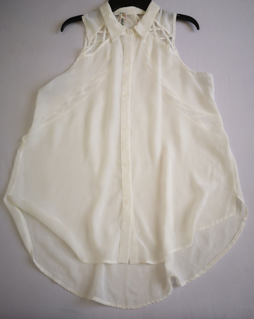 Pantalón tipo pans y blusa de chifón