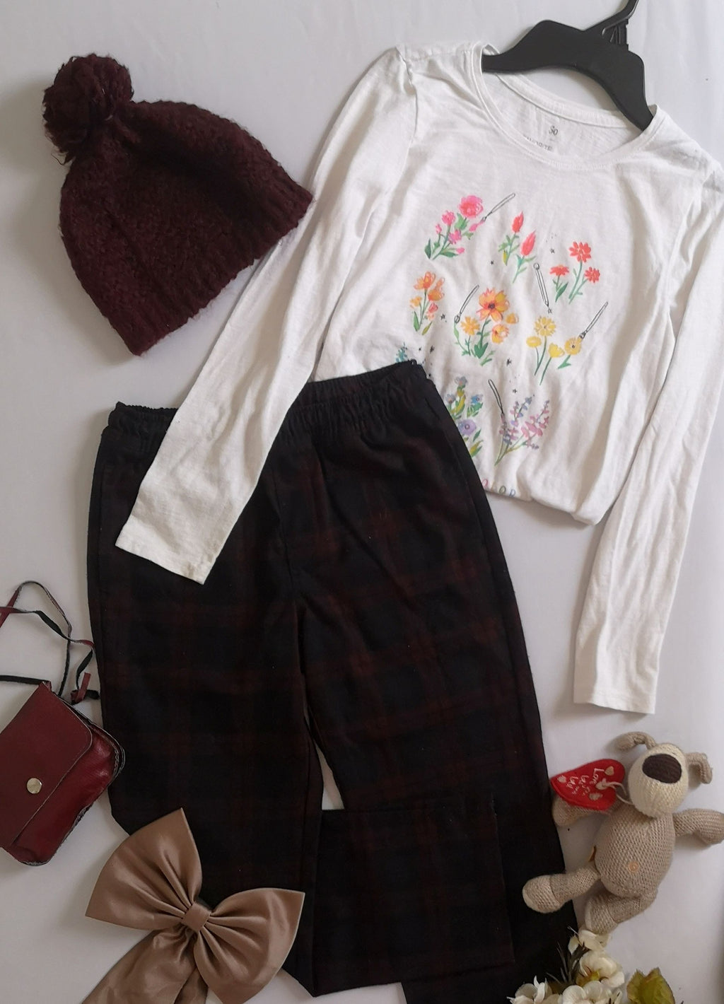 Pantalón tipo jogger y blusa