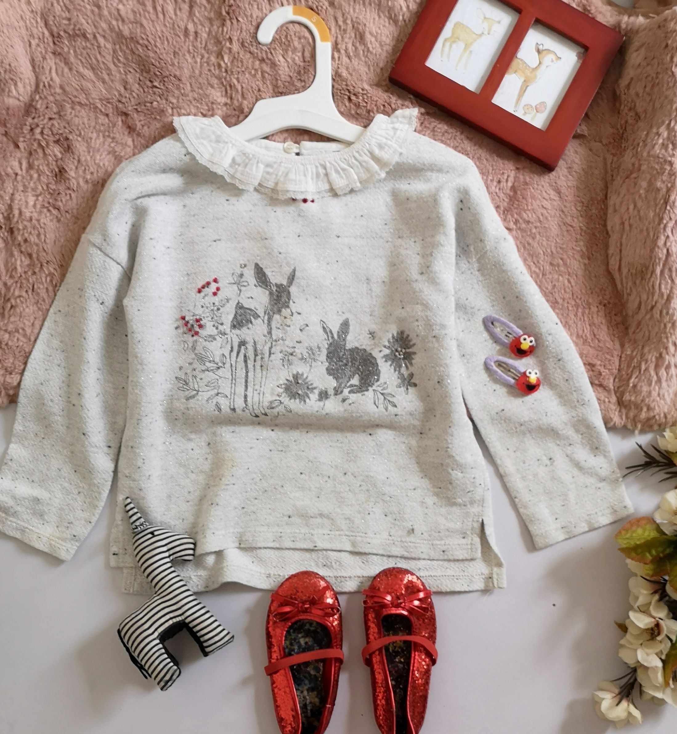 Blusa con encaje en el cuello incluye ganchitos