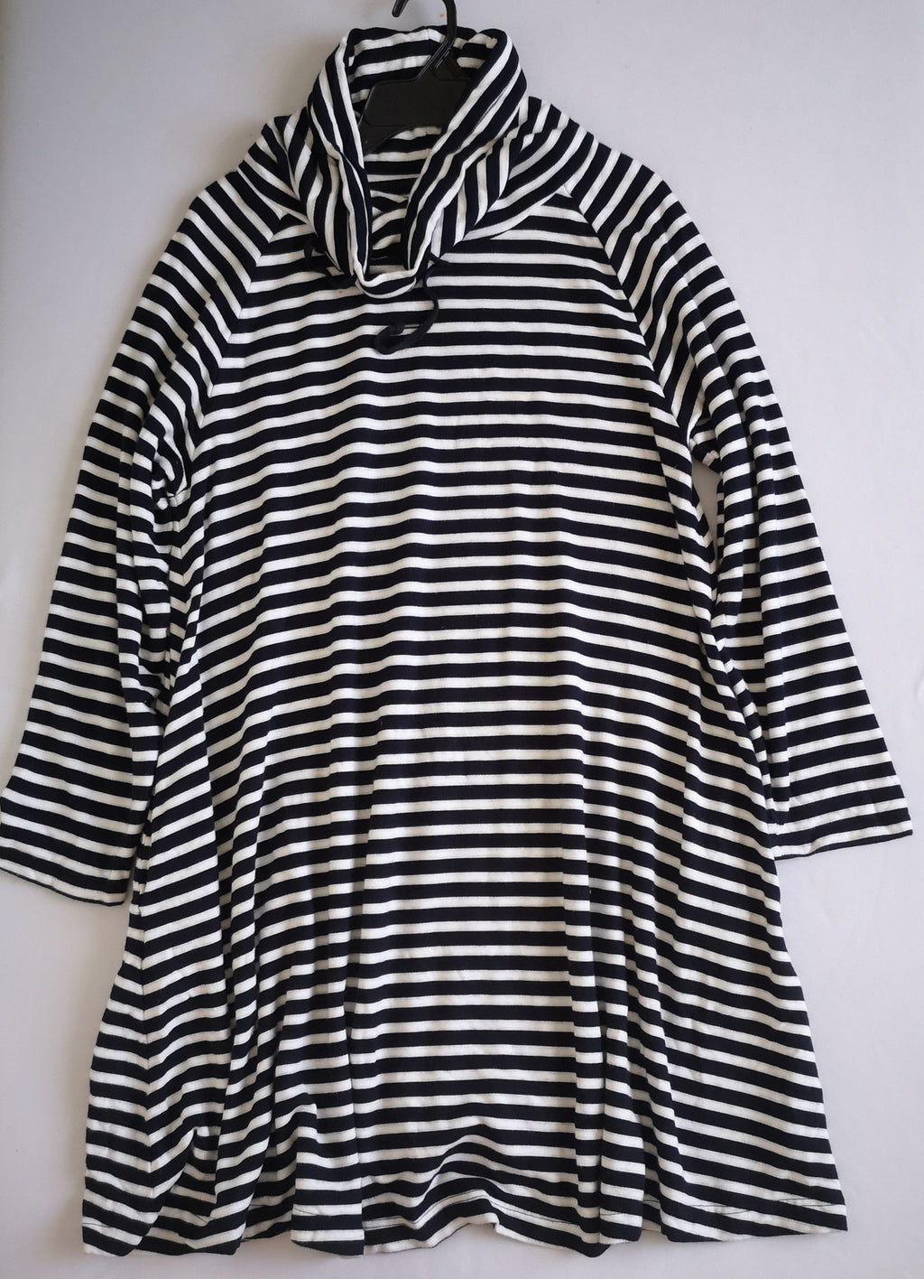 Vestido con bolsas a los lados incluye cincho ⚓