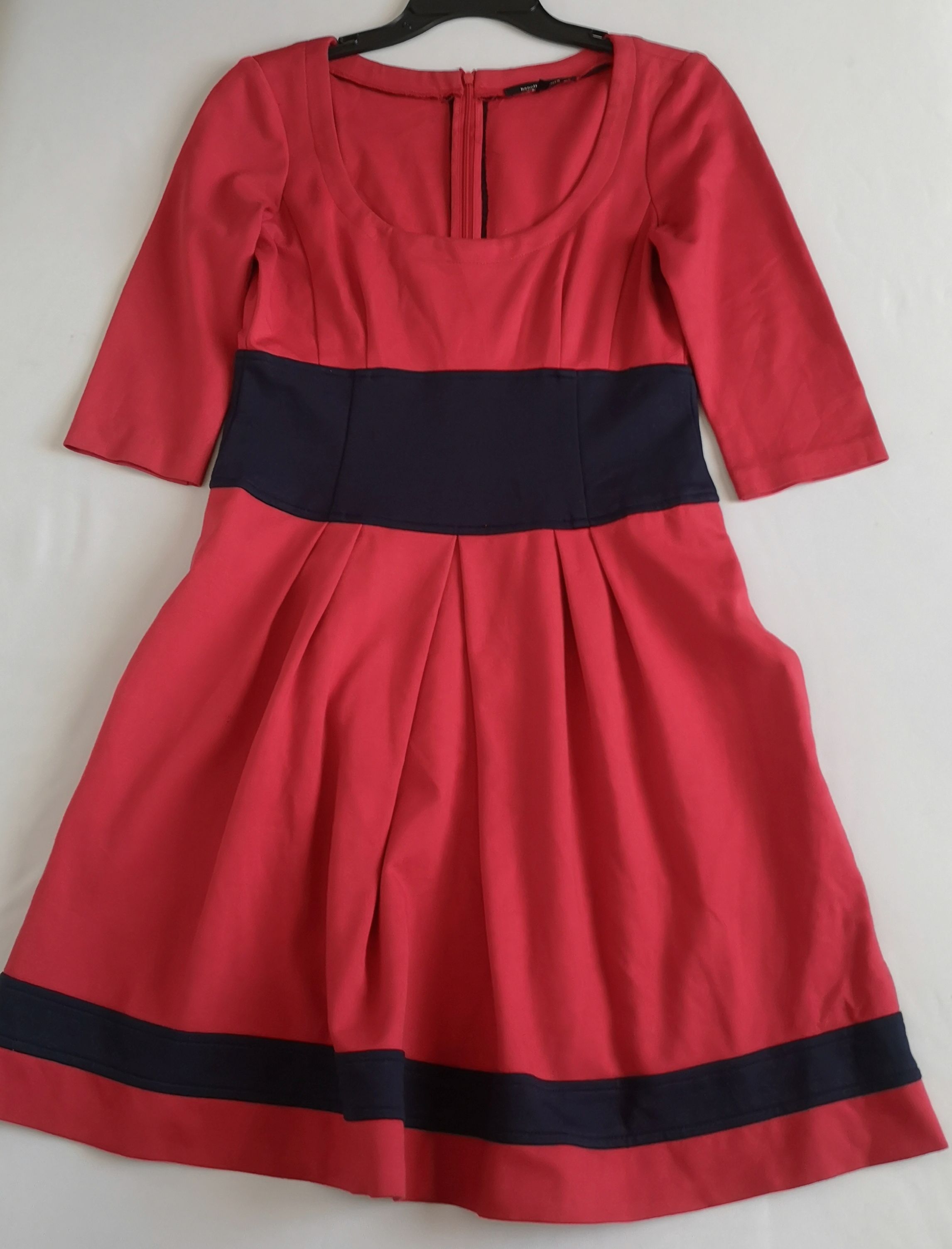Vestido con bolsas a los lados