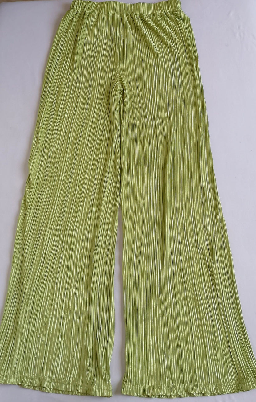 Palazzo corrugado con blusa bordada