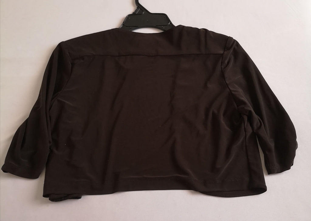Vestido de terciopelo y cardigan corto