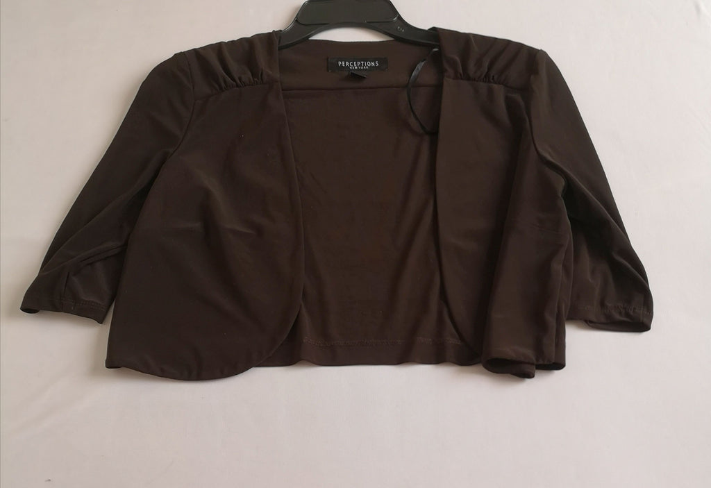 Vestido de terciopelo y cardigan corto