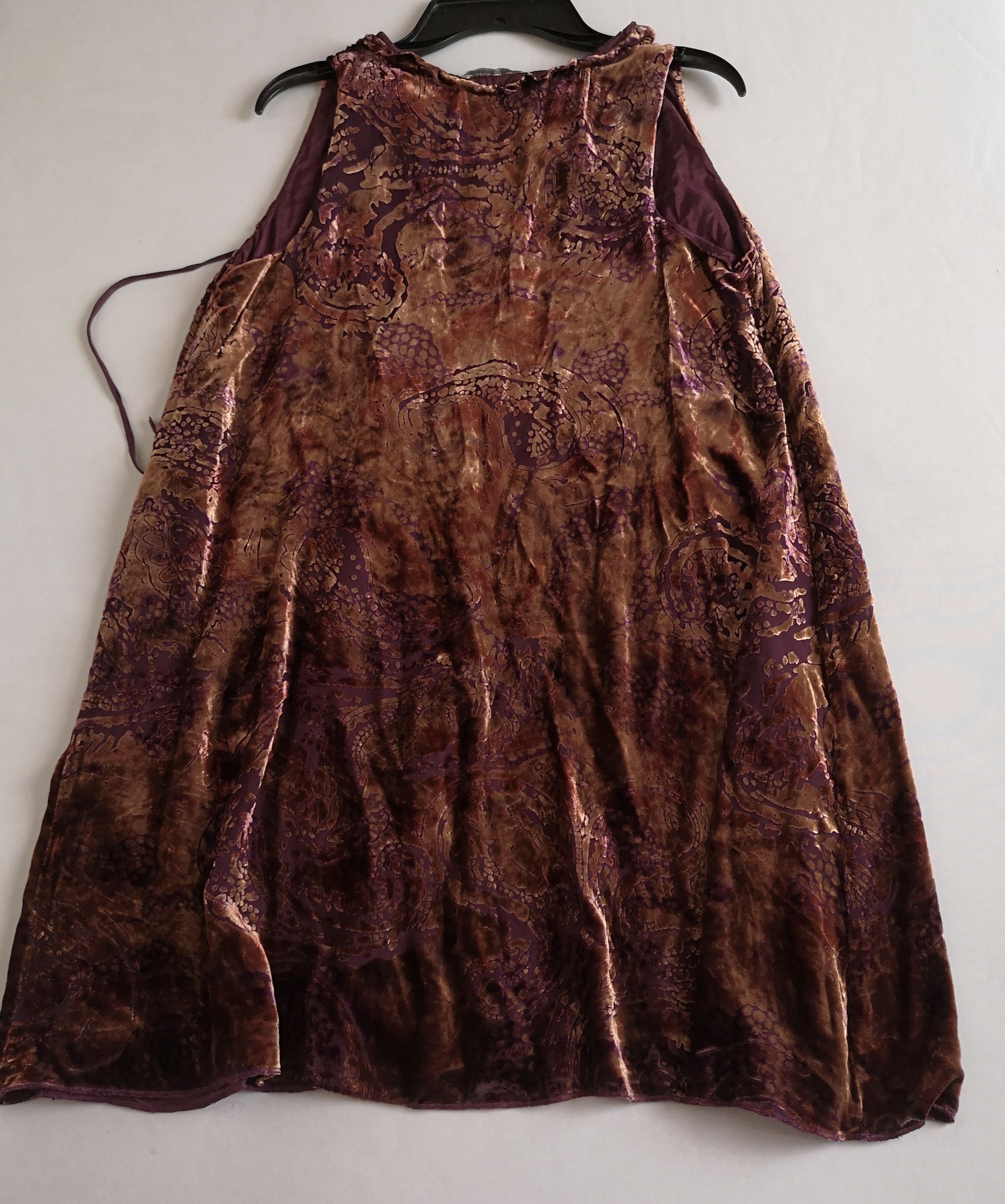 Vestido de terciopelo y cardigan corto