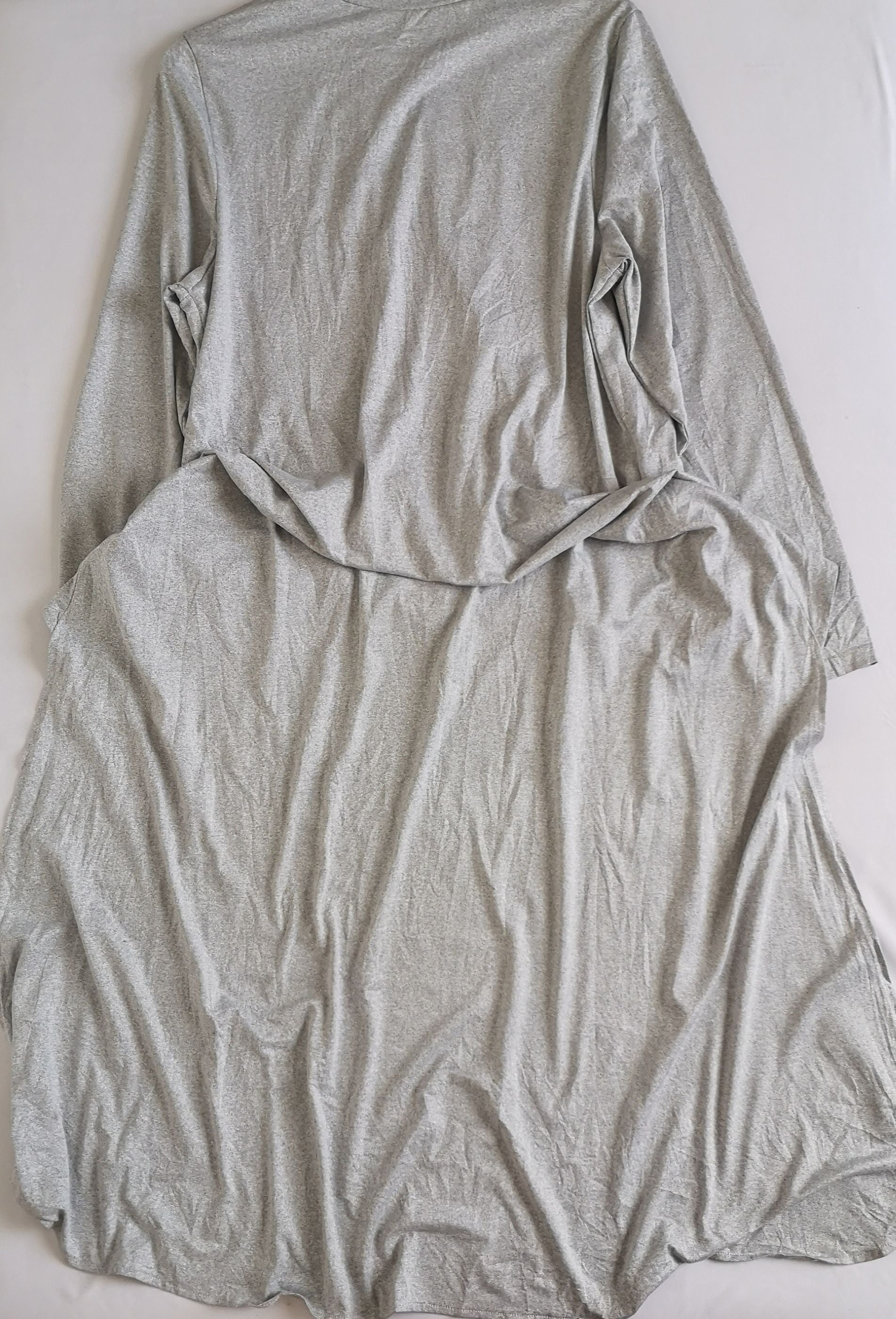 Maxi blusa asimétrica incluye collar