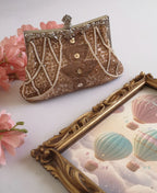 Cartera bordada pequeña