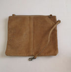 Cartera cuadrada de cuero
