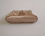 Cartera bordada pequeña